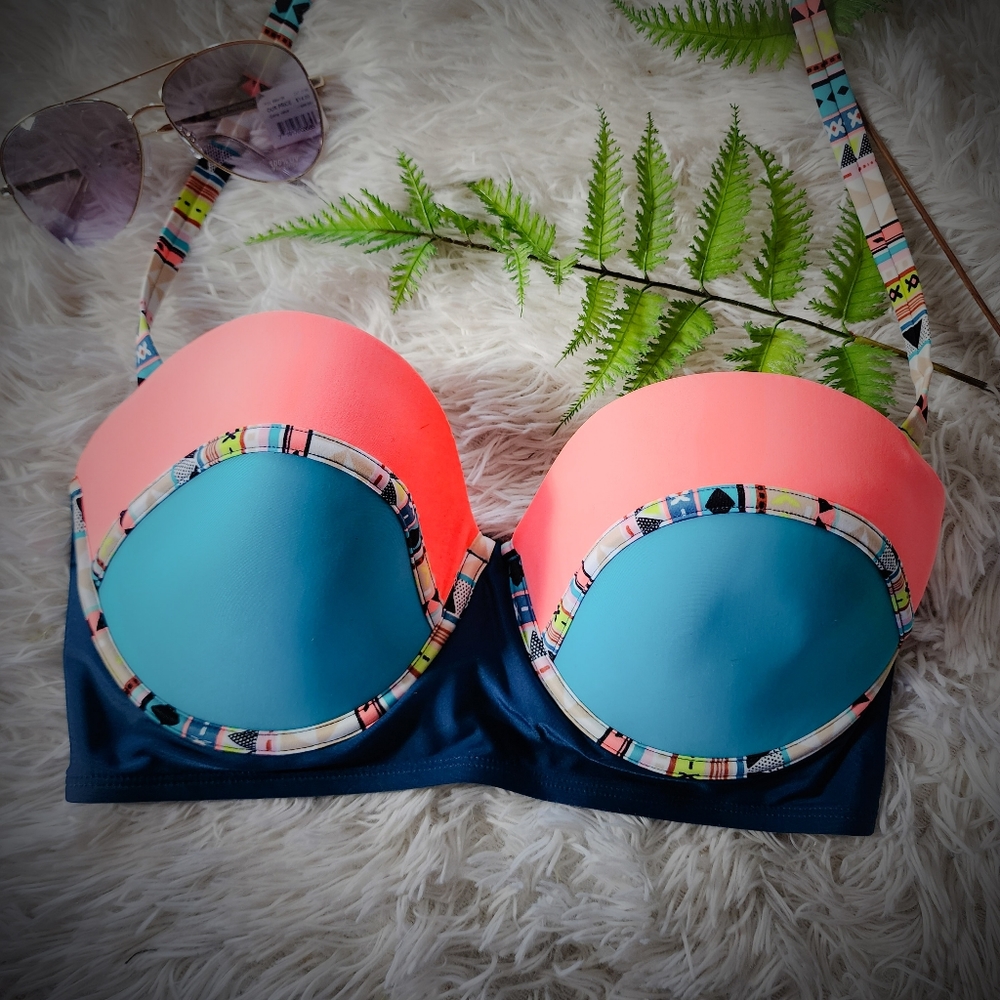D/DD Teal and Coral Bikini Top